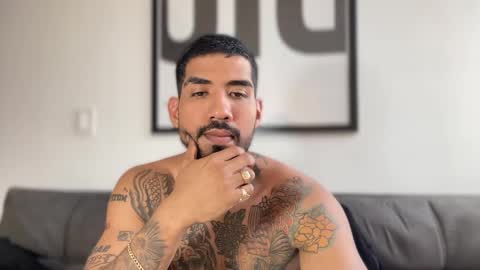 Snapshot of myke_esthetic chatting on February 2025 09:58:02 PM Myke esthetic online show from February 2025 09:58:02 PM