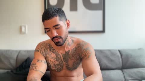 Snapshot of myke_esthetic chatting on February 2025 01:14:01 PM Myke esthetic online show from February 2025 01:14:01 PM