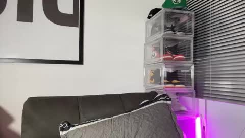 Snapshot of myke_esthetic chatting on October 2025 01:14:01 AM Myke esthetic online show from October 2025 01:14:01 AM