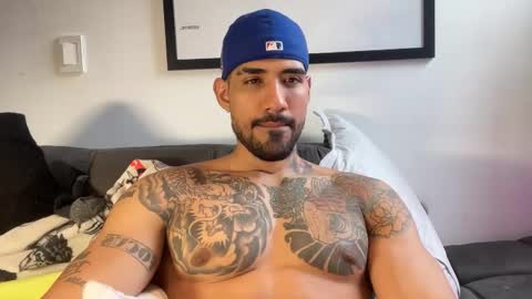 Snapshot of myke_esthetic chatting on October 2025 08:18:02 PM Myke esthetic online show from October 2025 08:18:02 PM