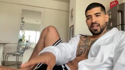 Snapshot of myke_esthetic chatting on October 2025 06:41:01 PM Myke esthetic online show from October 2025 06:41:01 PM