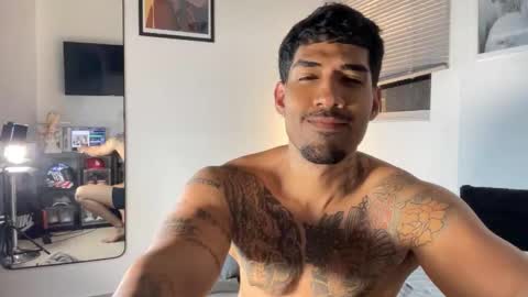 Snapshot of myke_esthetic chatting on December 2025 05:50:02 AM Myke esthetic online show from December 2025 05:50:02 AM