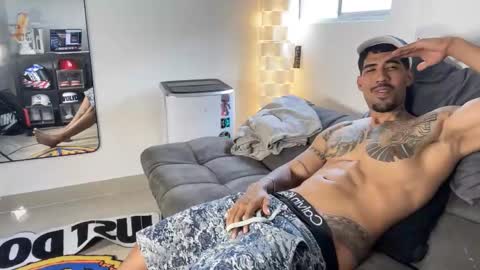 Snapshot of myke_esthetic chatting on December 2025 06:49:01 PM Myke esthetic online show from December 2025 06:49:01 PM