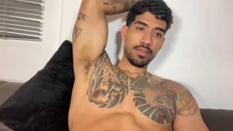 Snapshot of myke_esthetic chatting on December 2025 08:42:02 AM Myke esthetic online show from December 2025 08:42:02 AM