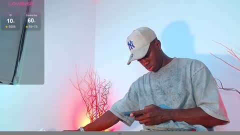 Snapshot of mylowallacee chatting on December 2024 04:31:01 PM Mylo Wallace online show from December 2024 04:31:01 PM