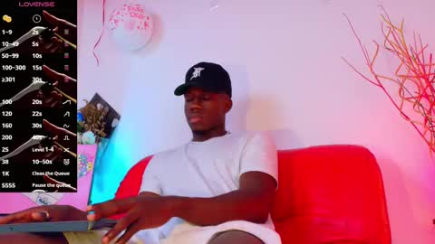 Snapshot of mylowallacee chatting on March 2025 12:10:02 AM Mylo Wallace online show from March 2025 12:10:02 AM