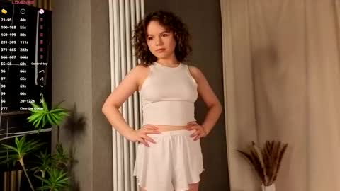 Snapshot of mymonique chatting on February 2026 08:07:02 PM Monique with Curls online show from February 2026 08:07:02 PM