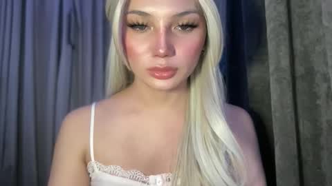 UR GIRL NEXTDOOR online show from April 2026 08:26:01 PM