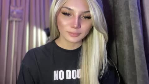 UR GIRL NEXTDOOR online show from May 2026 08:19:01 AM