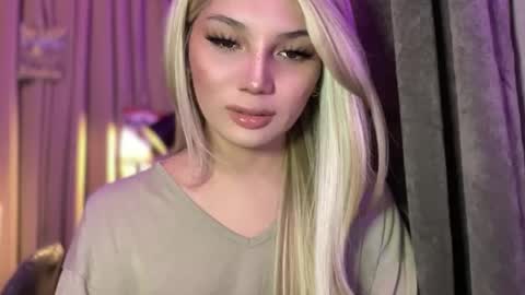UR GIRL NEXTDOOR online show from May 2026 10:32:01 AM