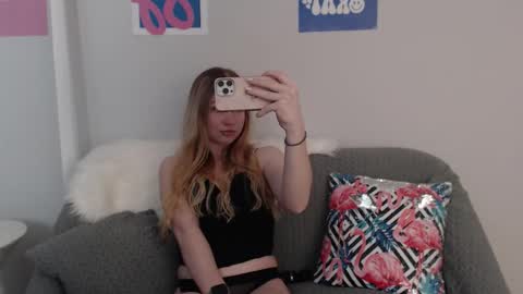 Snapshot of mystic_barbie chatting on November 2025 12:31:02 AM Barbie online show from November 2025 12:31:02 AM