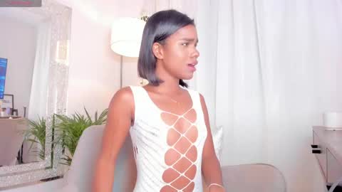 Julieth  online show from April 2026 04:15:01 AM