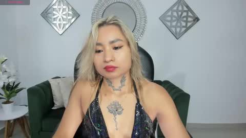 mystic_nova_ online show from May 2026 11:40:01 AM