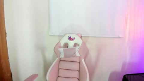 mystical_meteor online show from April 2026 12:13:01 PM