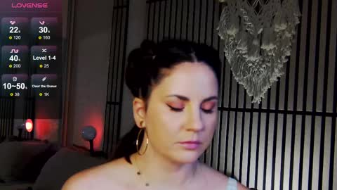 Snapshot of mystique_girl_ chatting on May 2026 08:24:02 PM Angeline online show from May 2026 08:24:02 PM