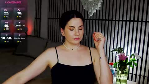 Snapshot of mystique_girl_ chatting on June 2026 08:15:02 PM Angeline online show from June 2026 08:15:02 PM