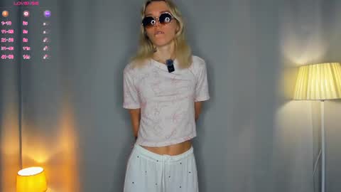Snapshot of myviolet_rush chatting on July 2026 07:10:01 PM Olivia or just olive online show from July 2026 07:10:01 PM