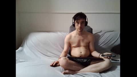 a Ordinary Boy online show from February 2026 01:47:02 AM