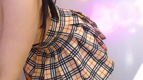 naamah_b online show from January 2025 05:31:02 PM