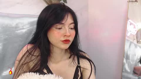 naamah_b online show from February 2025 02:22:02 PM