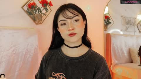 naamah_b online show from April 2026 01:42:02 PM