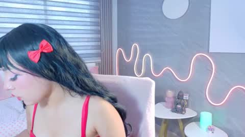 Snapshot of naaomi_cute chatting on October 2025 08:53:02 PM naaomi_cute online show from October 2025 08:53:02 PM