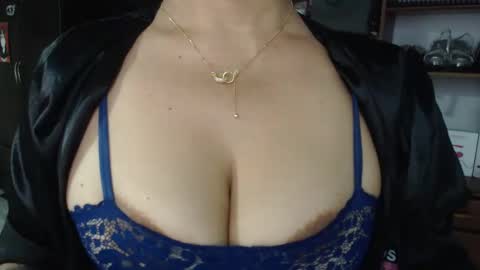 Snapshot of nadia_abaud chatting on February 2025 04:20:01 AM Nadia online show from February 2025 04:20:01 AM