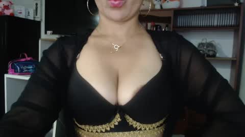 Snapshot of nadia_abaud chatting on March 2025 06:54:02 AM Nadia online show from March 2025 06:54:02 AM