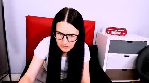 nadiatrue online show from June 2026 02:44:02 PM