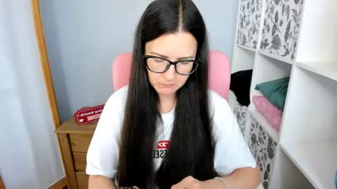 nadiatrue online show from August 2026 03:11:01 PM