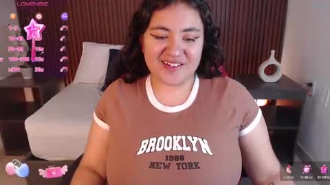 Nadine online show from December 2024 07:05:01 PM