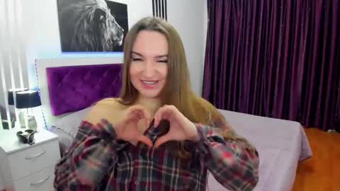 NadinGracefull online show from April 2026 07:15:01 PM