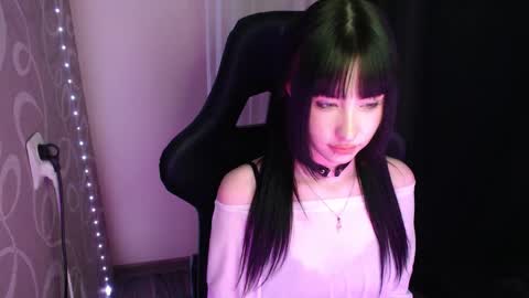 Snapshot of naemiblush chatting on December 2025 11:49:02 AM Naemi online show from December 2025 11:49:02 AM