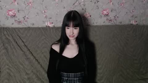 Naemi online show from April 2026 11:57:02 PM