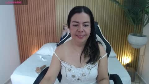 N A H I A online show from January 2025 05:52:02 PM