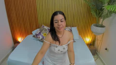 N A H I A online show from March 2025 06:01:02 PM