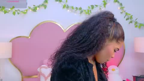 NahiaraReina  online show from December 2025 02:01:01 PM