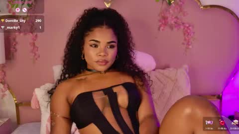 NahiaraReina  online show from April 2026 03:51:02 PM