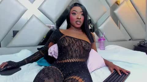 Nahomi  online show from March 2026 01:13:01 AM