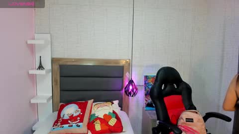 Snapshot of nahomirosse chatting on December 2025 12:14:01 PM SHELBY online show from December 2025 12:14:01 PM