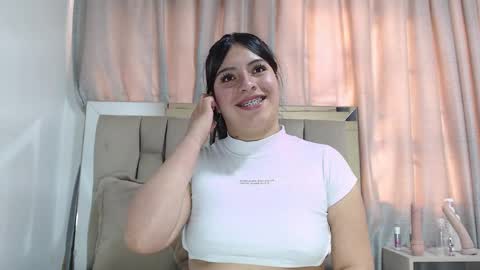 Naia x online show from January 2025 05:33:02 PM