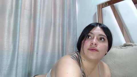 Naia x online show from February 2025 10:41:01 PM