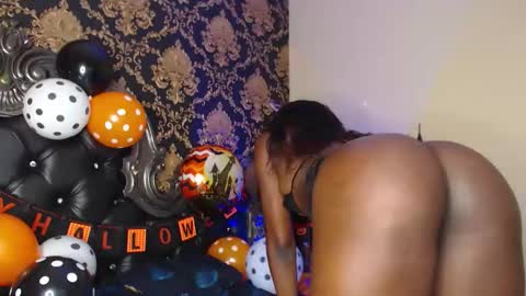 Naia online show from October 2025 07:58:02 PM