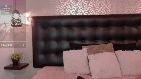 naiaramasson_ online show from April 2026 01:41:02 PM