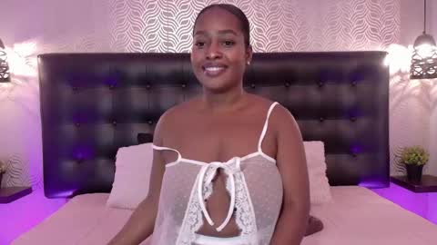 naiaramasson_ online show from May 2026 01:05:01 PM
