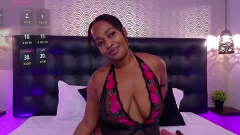 naiaramasson_ online show from May 2026 12:20:01 PM
