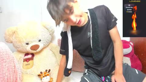 Snapshot of naim_theking chatting on February 2026 05:03:02 AM N A I M T H E K I N G online show from February 2026 05:03:02 AM