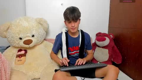 Snapshot of naim_theking chatting on February 2026 06:32:02 AM N A I M T H E K I N G online show from February 2026 06:32:02 AM