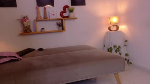 nairagold_ online show from May 2026 10:50:03 PM