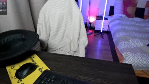 Asy no face  online show from March 2025 04:46:01 PM